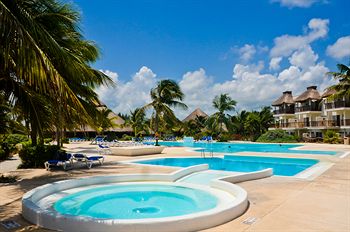 Best Akumal Beach Resorts - All Inclusive Luxury and Comfort